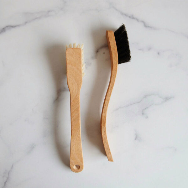 ergonomic-wooden-dish-brushes