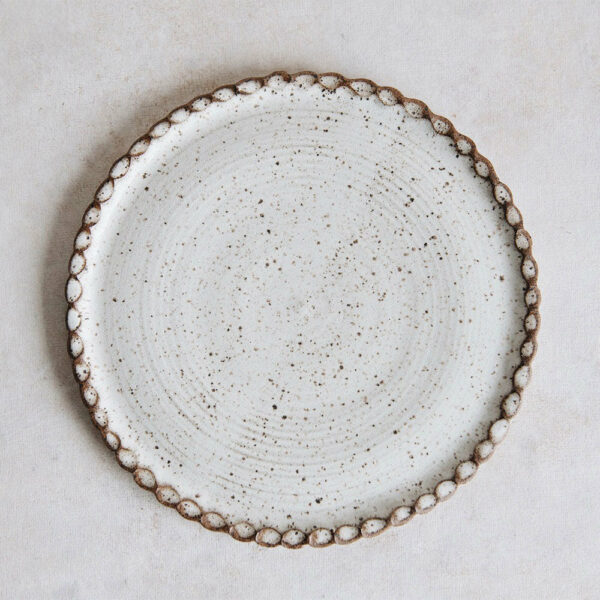 scalloped-plate-white