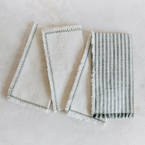 striped-dinner-napkins_b287da06-750a-409b-88b3-c04e7ac25c4c